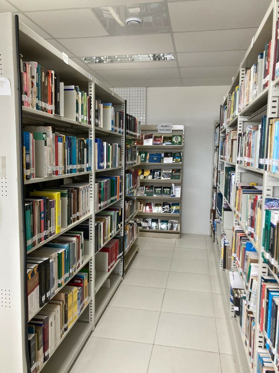Biblioteca JP_1.jpeg