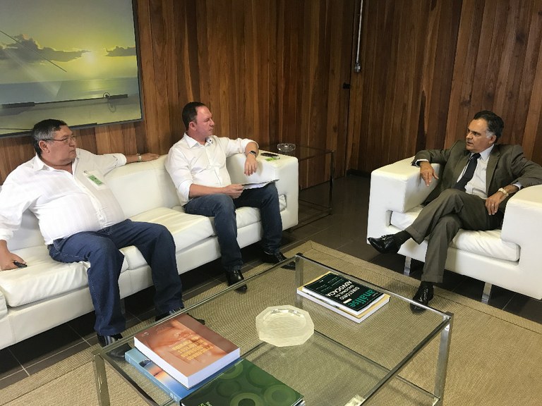 Visita - prefeitos do Cariri (2).JPG