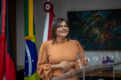 Juíza Rosivania Gomes.jpg