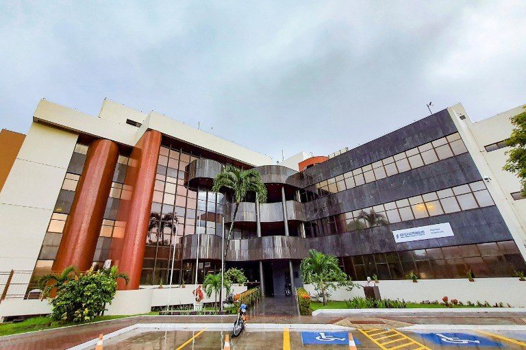 Fachada edificio-sede TRT.jpeg