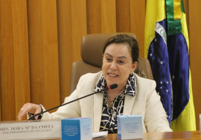 ministra DORA MARIA DA COSTA.jpg
