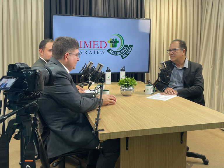 Dr. Wolney no podcast da Simed-PB.png