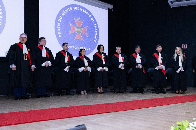 Entrega das comendas ordem do mérito (9).jpg