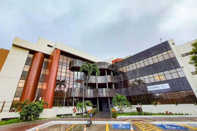 Fachada edificio-sede TRT.jpeg