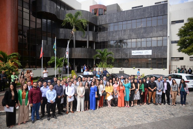 servidores posse coletiva.JPG