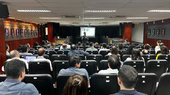 aula magna ejud_2.JPG