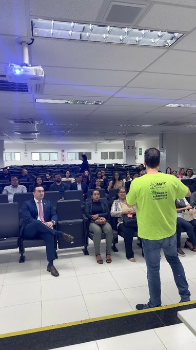 aula audiência fórum.jpg