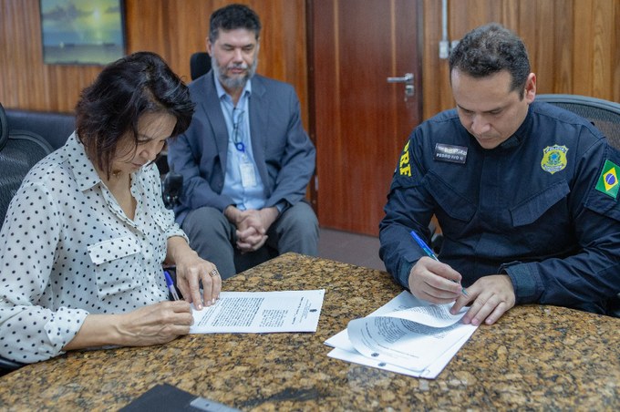 Visita PRF Assinatura Acordo-13.jpg