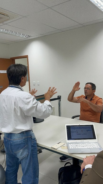 audiência Libras (1).JPG